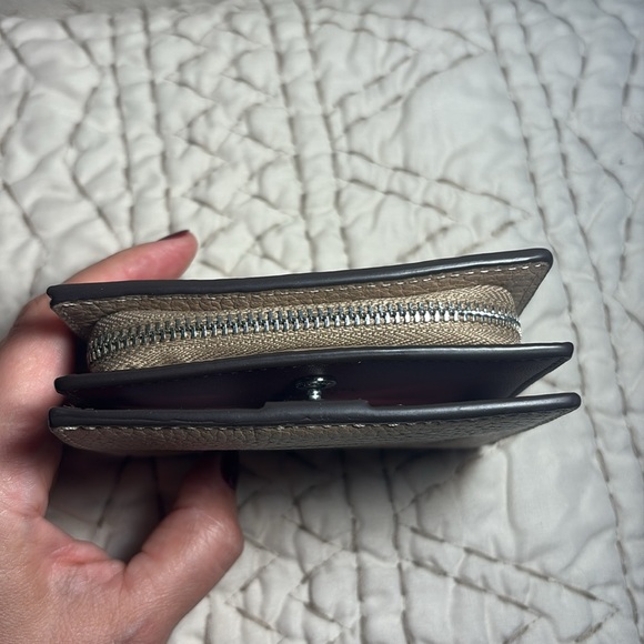 🌼🌼New Coach Brown Leather Wallet with burgundy interior - Picture 15 of 17